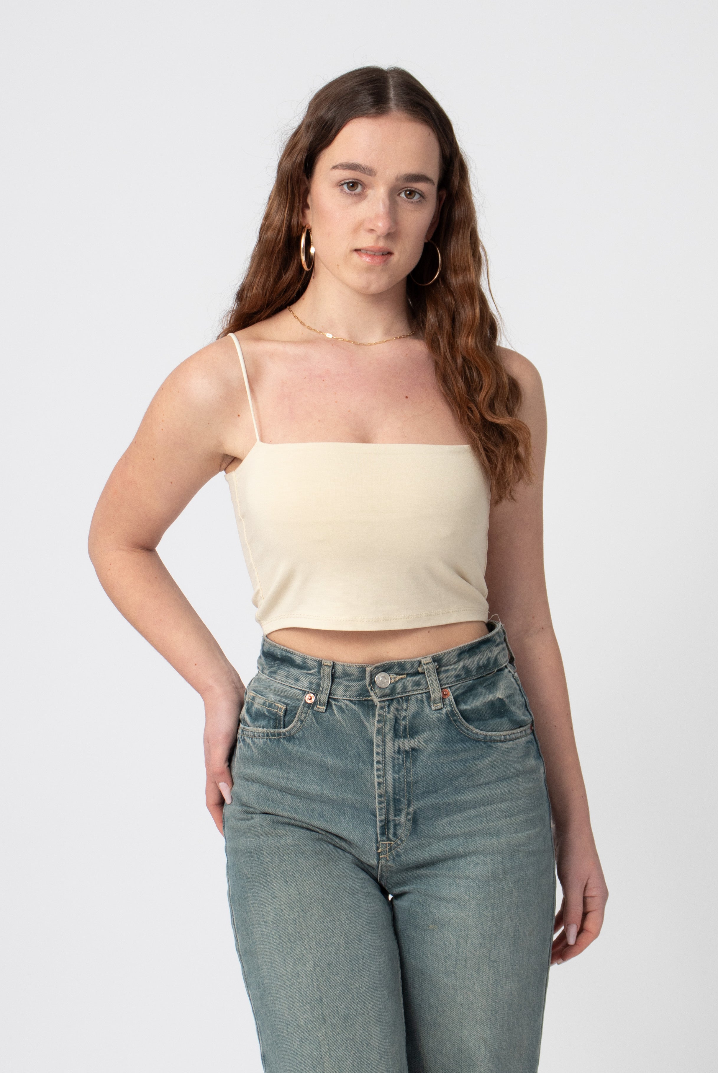 cropped top beige met spaghetti bandjes