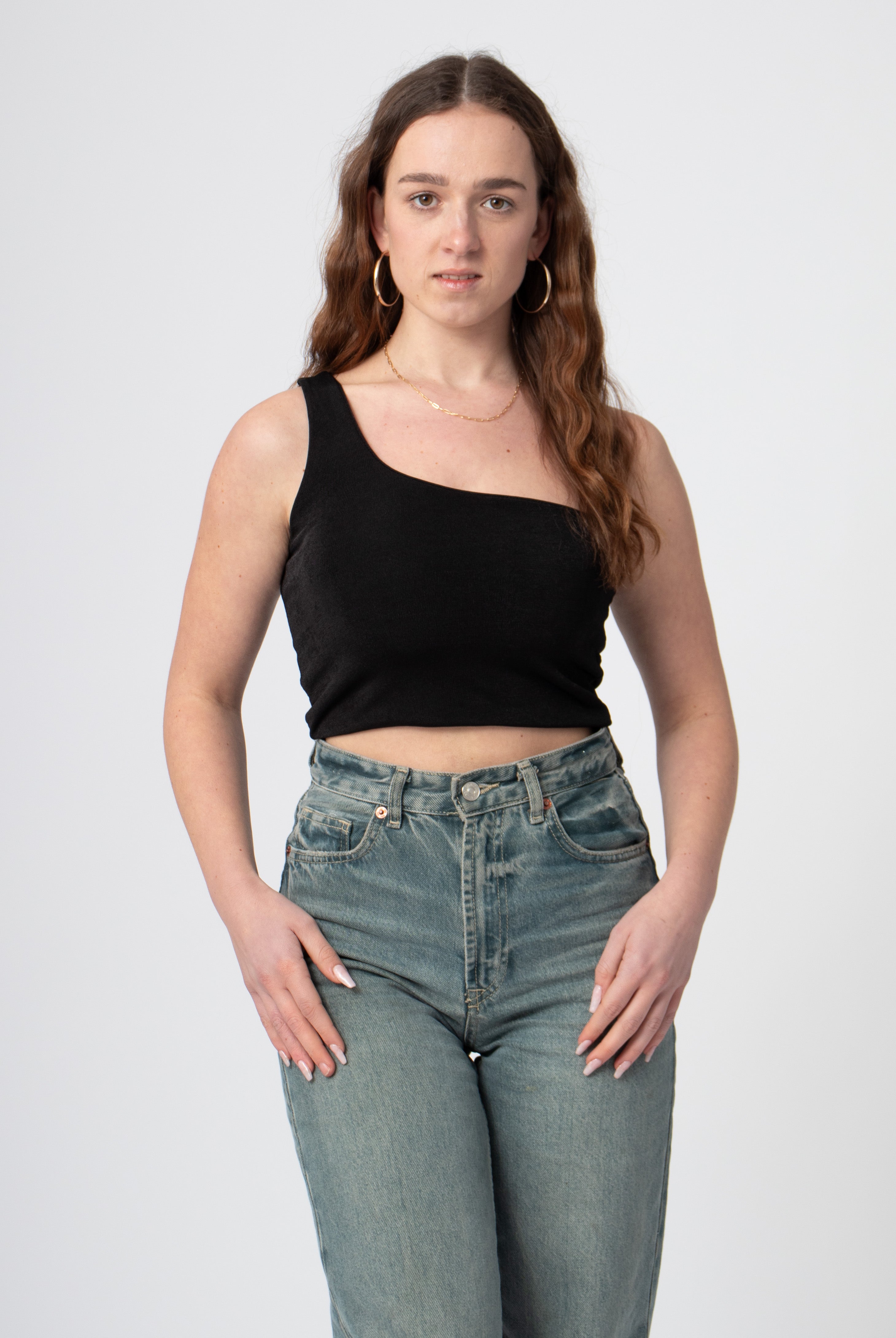 one shoulder glitter top zwart glanzend