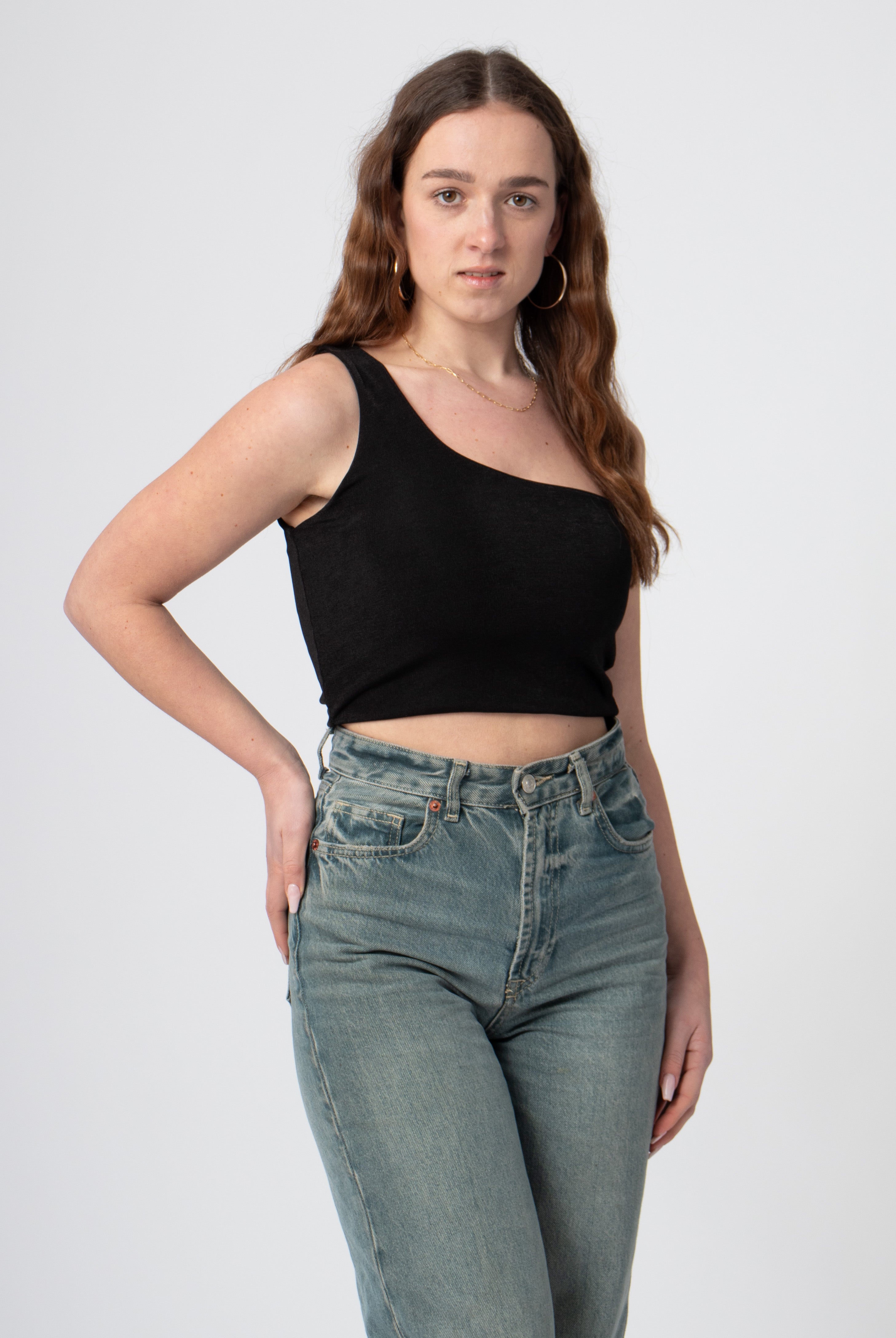 one shoulder glitter top zwart glanzend