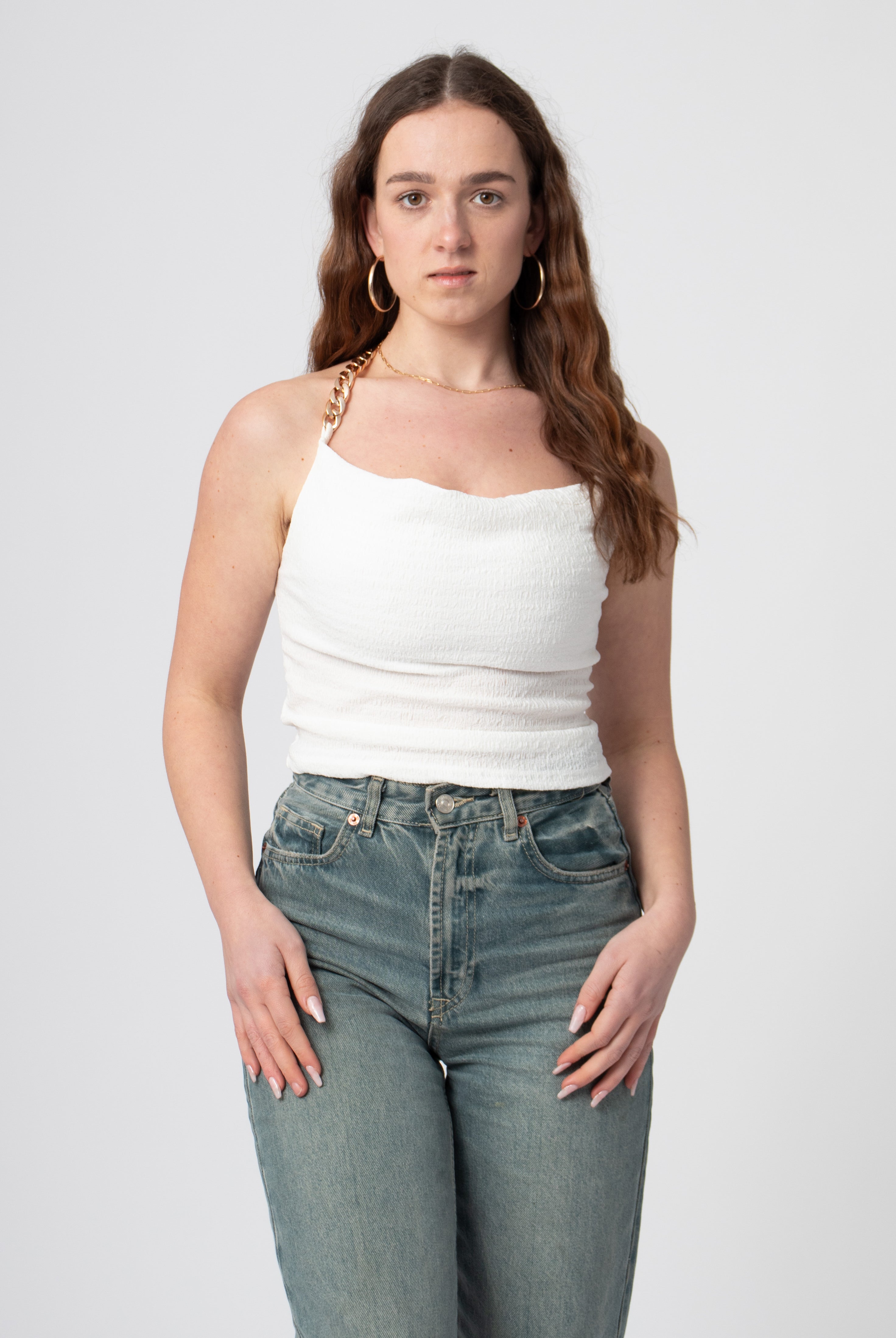 halter top wit met gouden halsketting