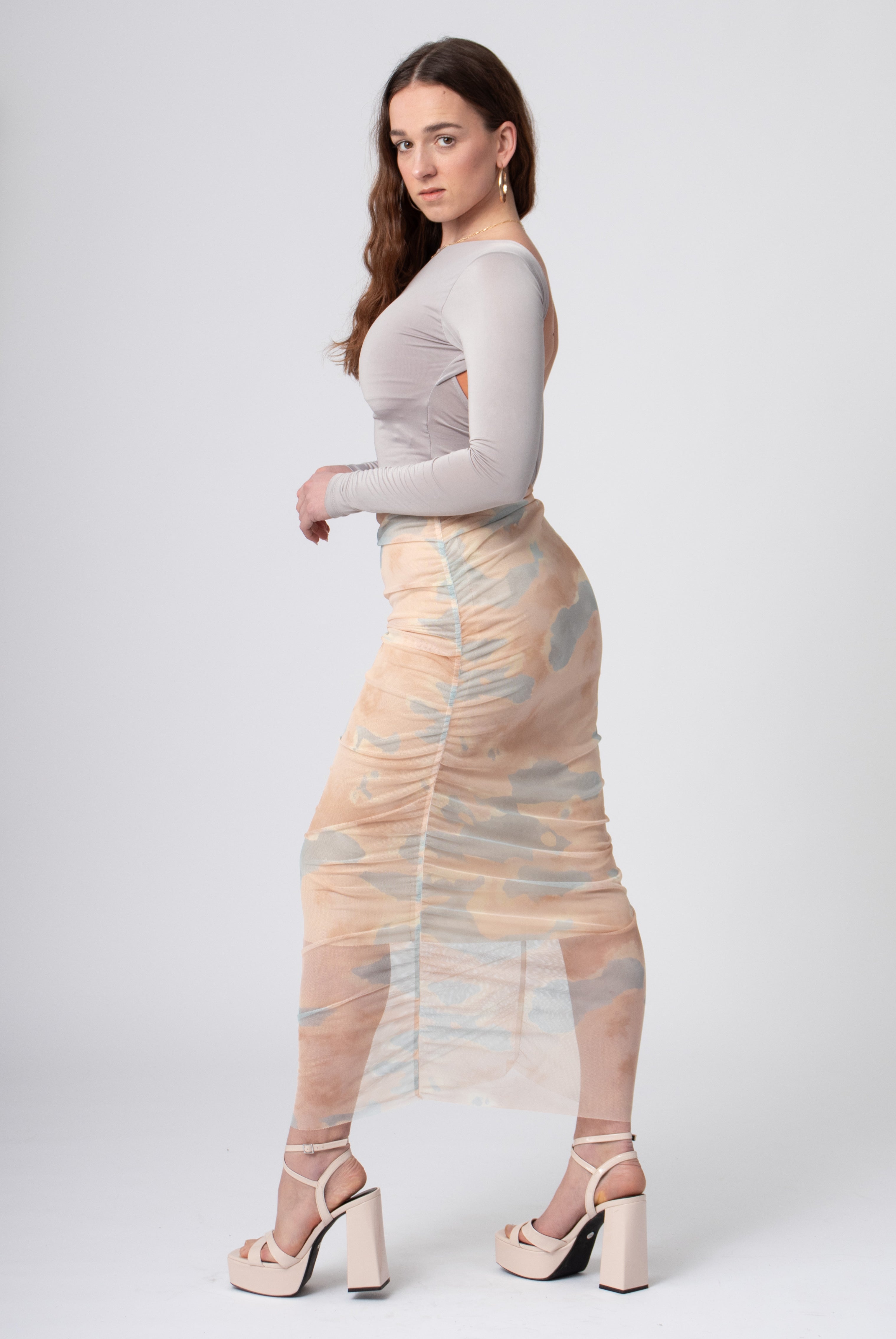 lange tie dye rok van geruched mesh blauw beige