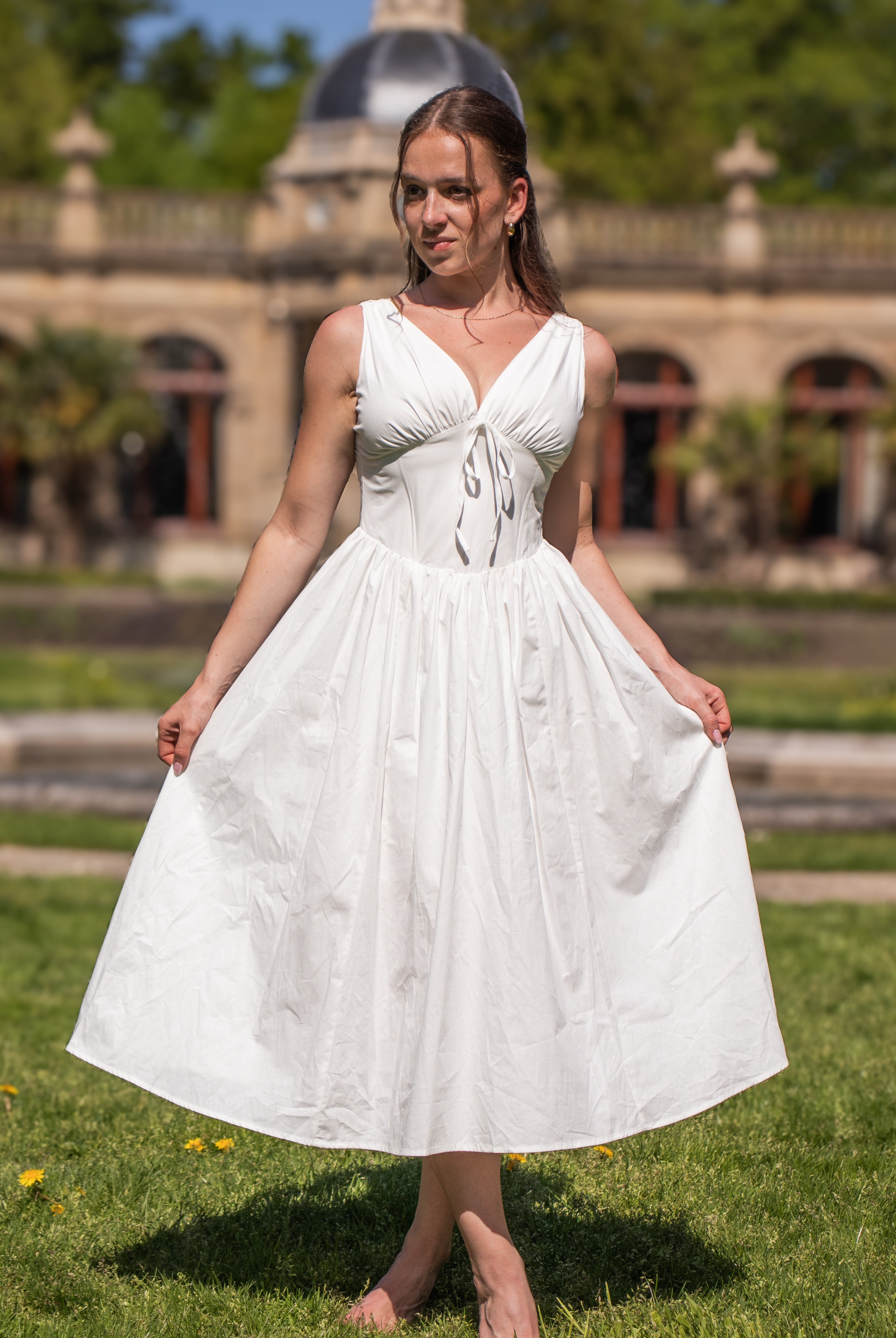 zomer midi jurk wit met corset lijfje en lage hals