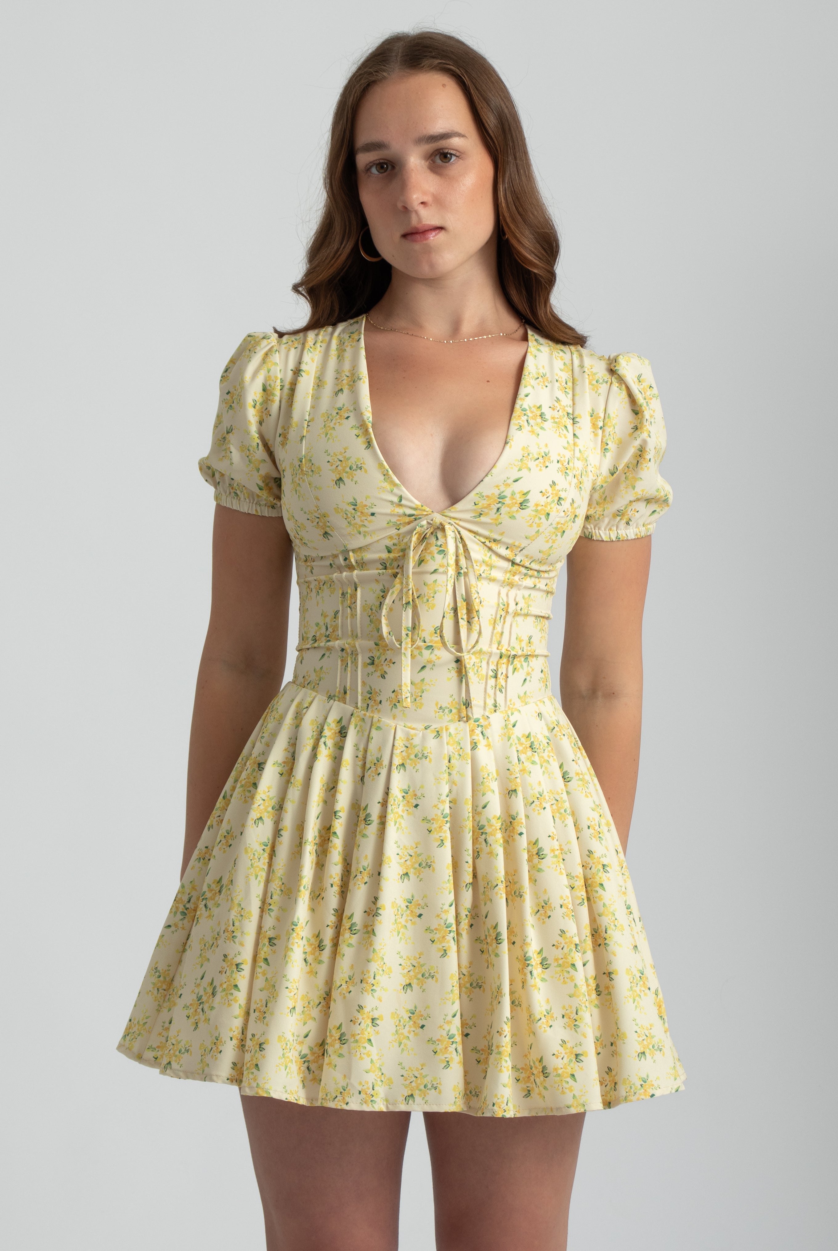 corset bloemenprint mini zomer jurk geel met mouwen en v-hals