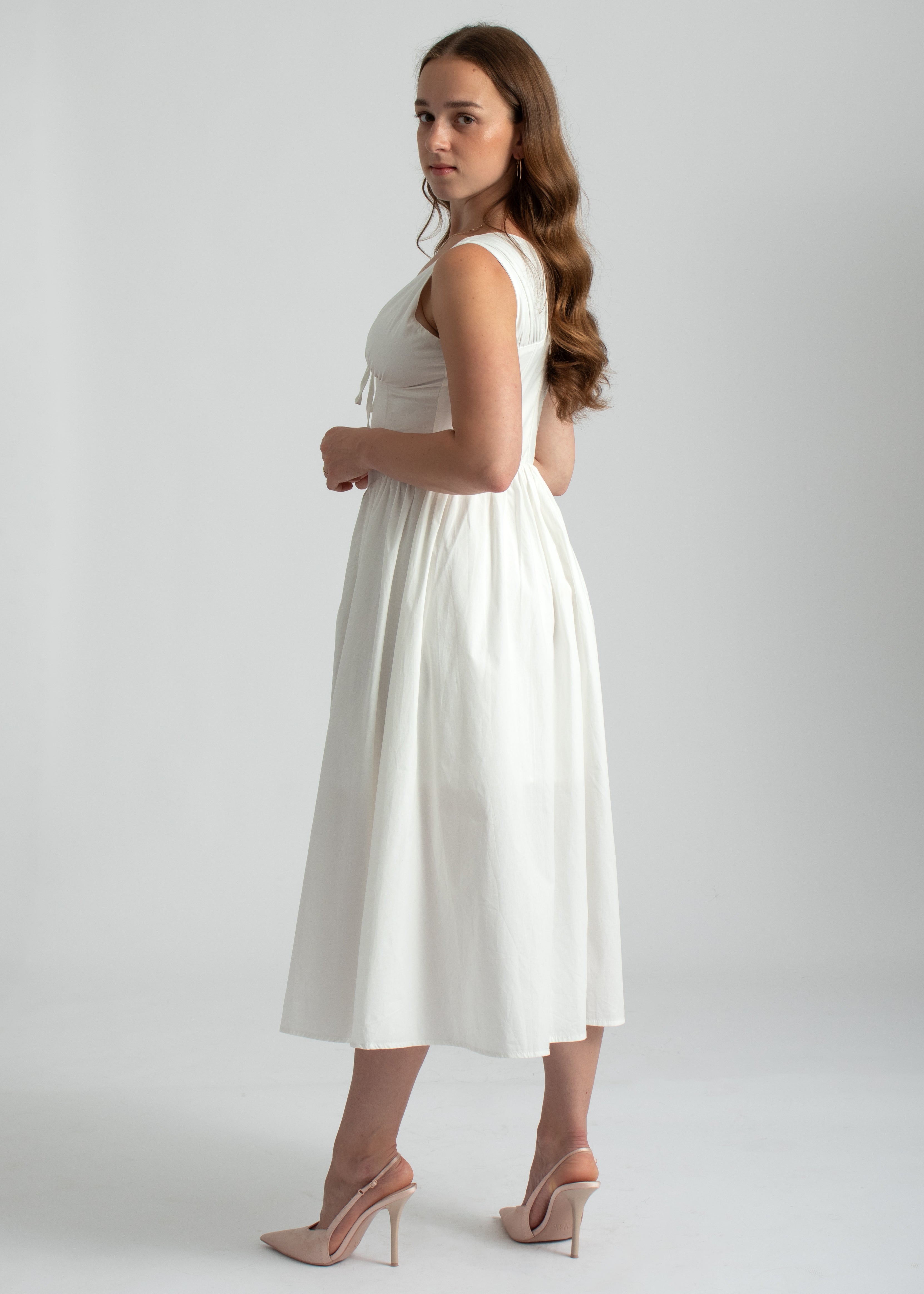 zomer midi jurk wit met corset lijfje en lage hals