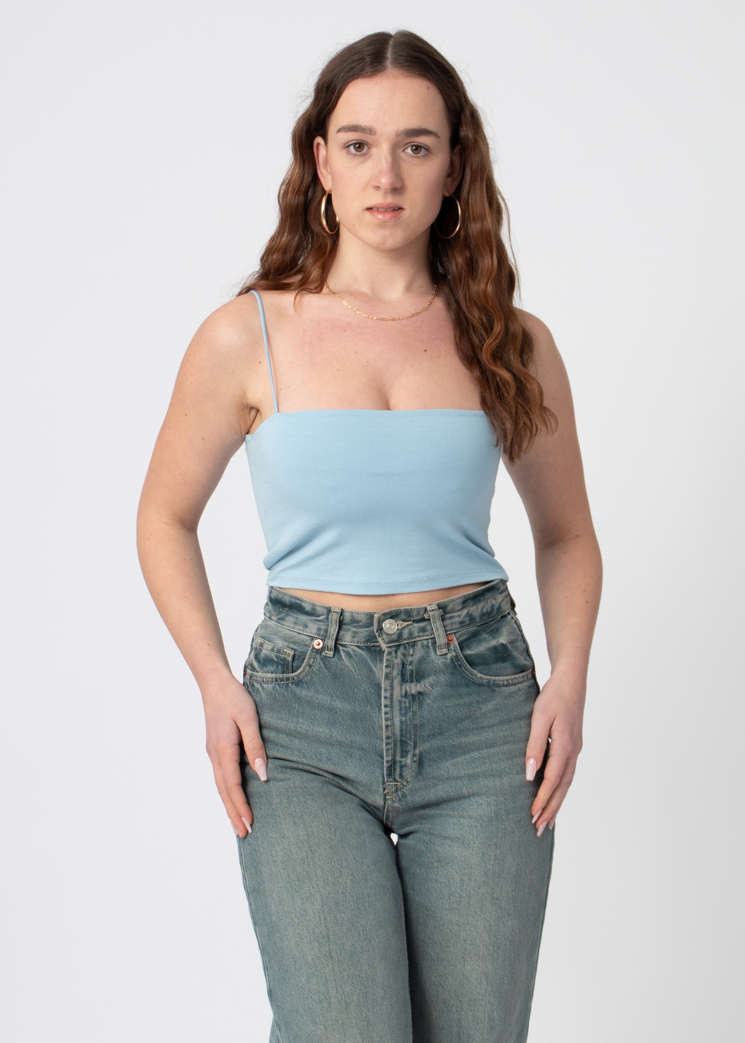 cropped top lichtblauw met spaghetti bandjes