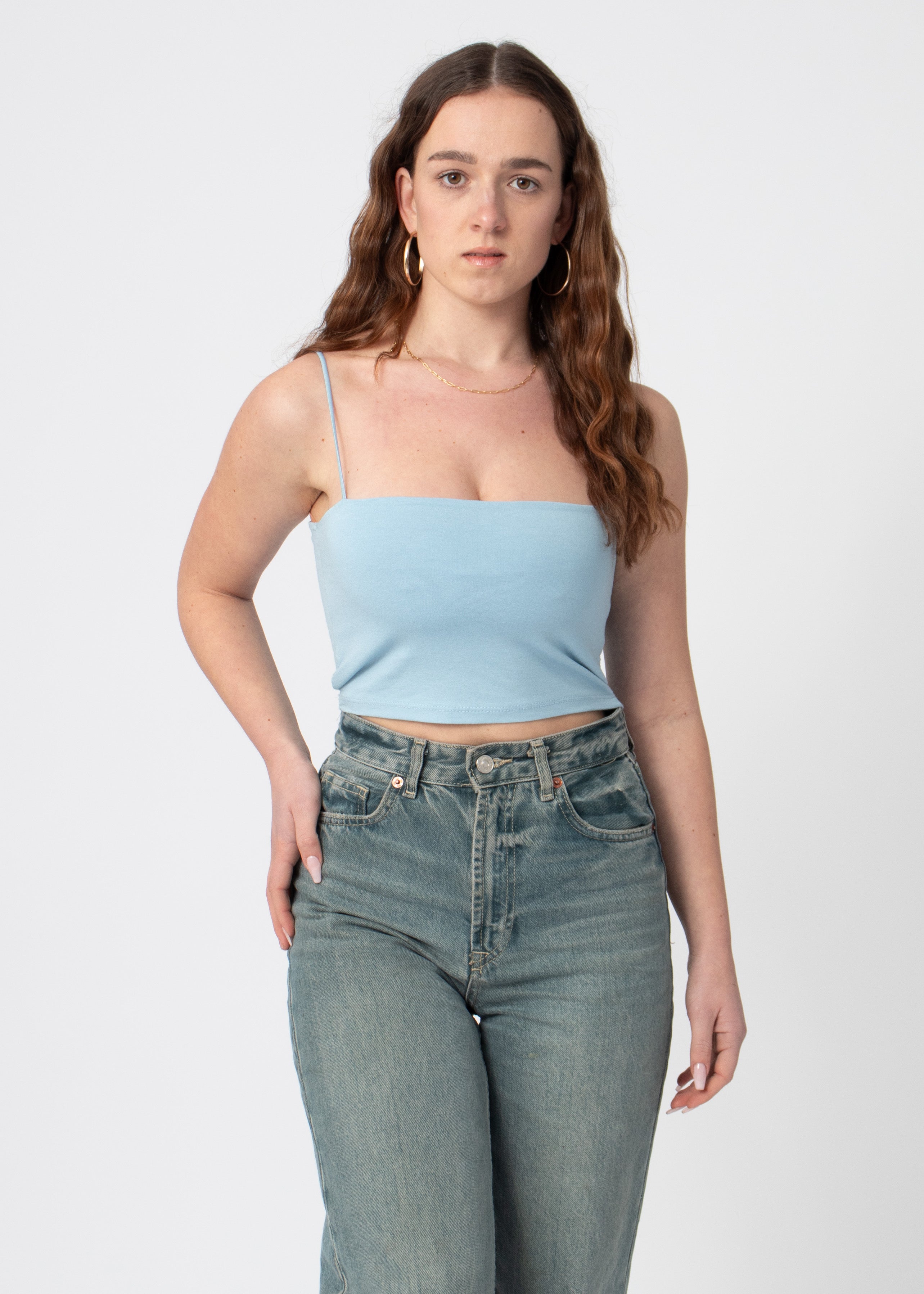 cropped top lichtblauw met spaghetti bandjes