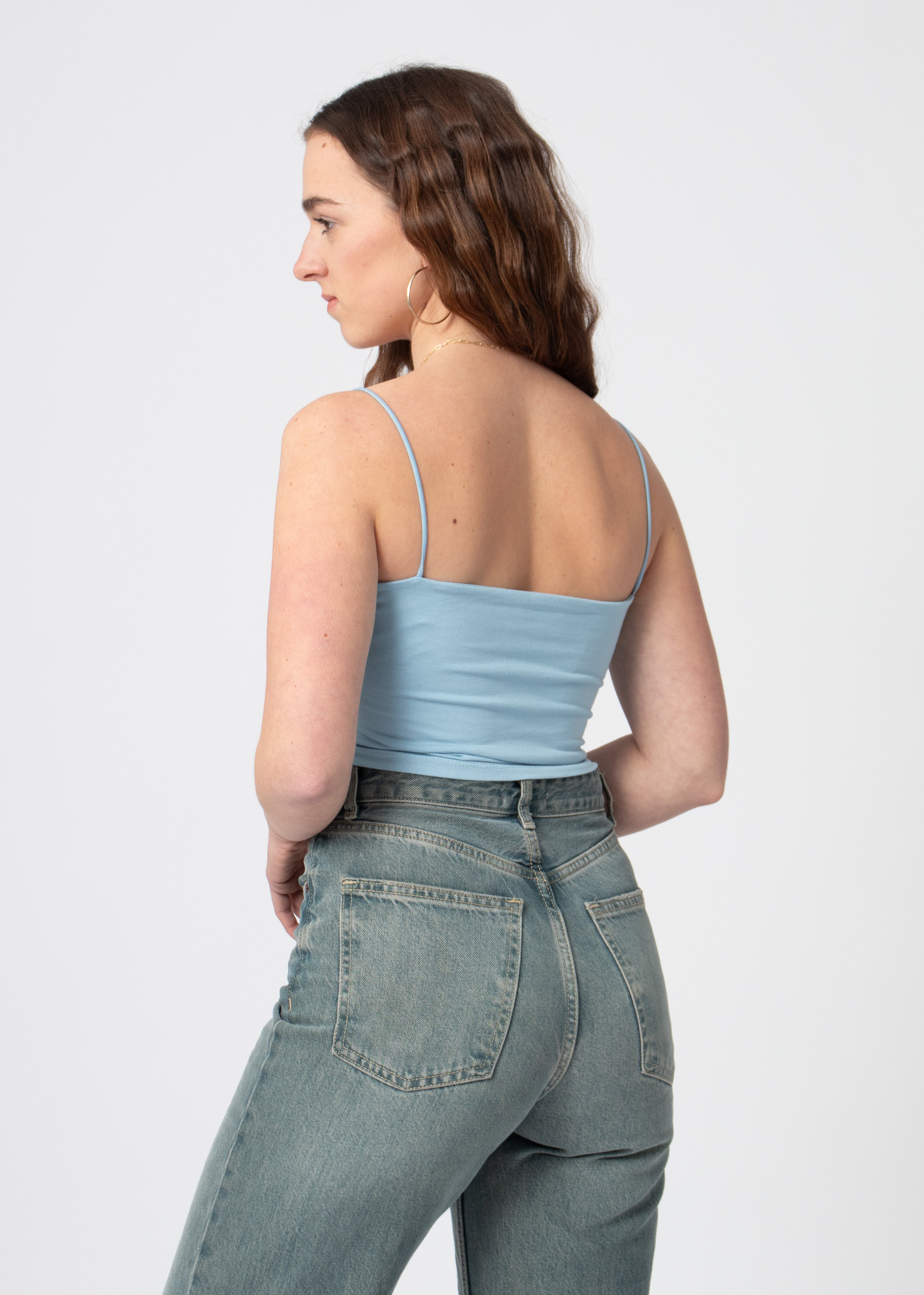 cropped top lichtblauw met spaghetti bandjes