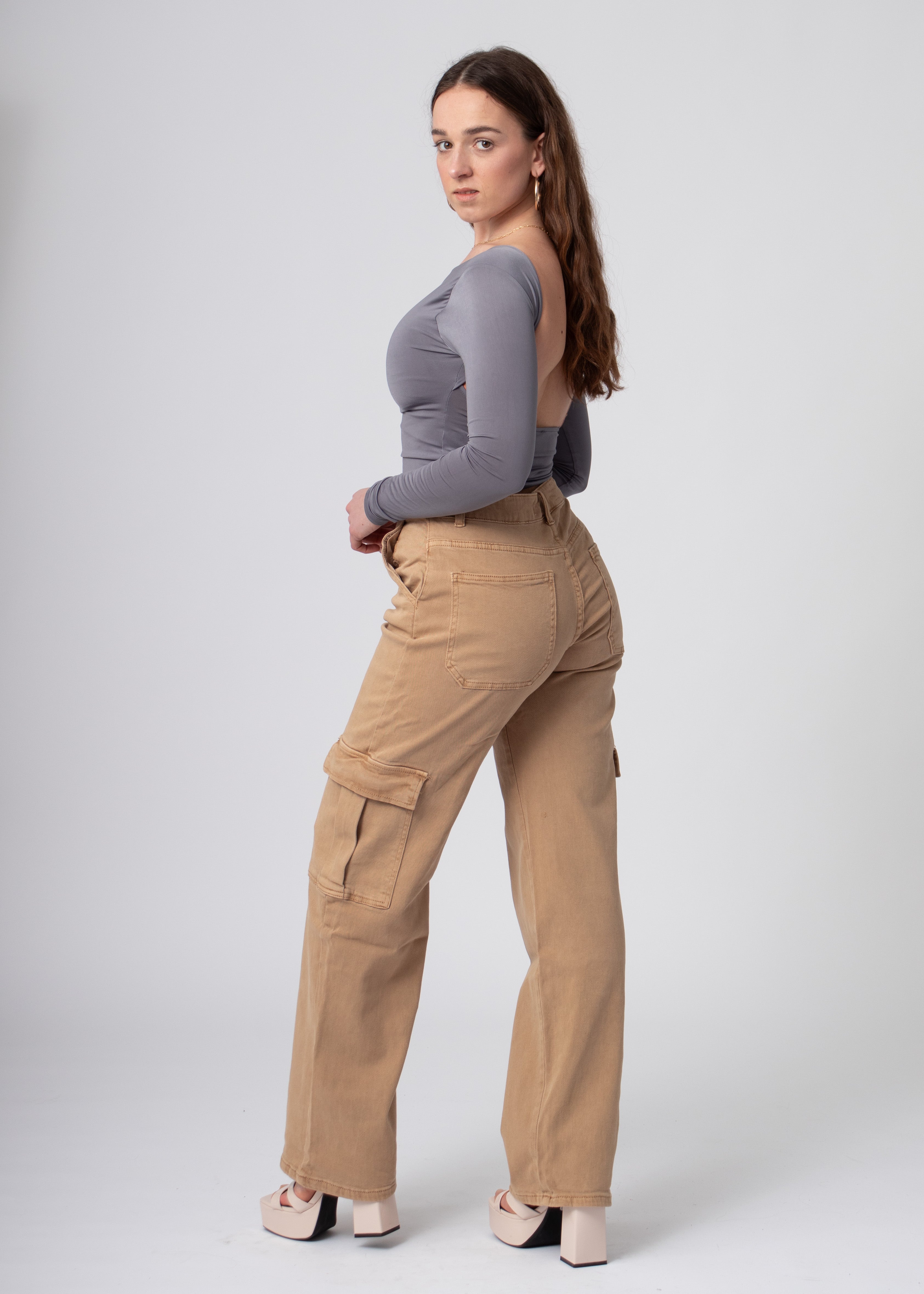 dames straight leg cargo jeans camel 